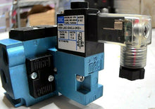Load image into Gallery viewer, MAC VALVES 45A-LAD-DACJ-2KD PNEU SOLENOID VALVE 4 WAY 20-80PSI 1/8IN NPT *FR SH