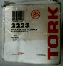 Load image into Gallery viewer, TORK 2223 PHOTOCONTROL RECEPTACLE W/GASKET & SCREWS 120-480VAC -FREE SHIPPING