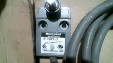 Load image into Gallery viewer, HONEYWELL 914CE16-6 LIMIT MICROSWITCH ROTARY HEAD -FREE SHIPPING
