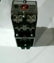 Load image into Gallery viewer, ALLEN BRADLEY 700DC-P800Z24 DC RELAY SERIES E 20A 600V -FREE SHIPPING