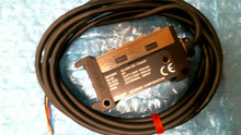 Load image into Gallery viewer, KEYENCE CORP PX-10P HEVY DUTY PHOTOELECTRIC SENSOR 12-24VDC -FREE SHIPPING