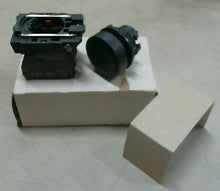 Load image into Gallery viewer, SCHNEIDER ELECTRIC XB5 AA25 NON ILLUM 22MM PUSHBUTTON 2UYZ5 LOT/3 -FREE SHIPPING