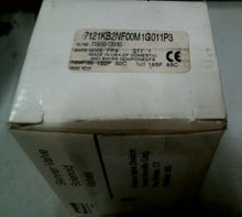 Load image into Gallery viewer, PARKER SKINNER VALVE 7121KBN2NF00M1G011P3 SOLENOID VALVE 1/8"NPT 125PSI-FREE SHP