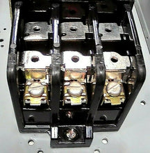 Load image into Gallery viewer, GE CR1062R3AAP2000 SER A MANUAL MOTOR STARTER NEMA M-0 3POLE 600VAC 2HP FREE SHP