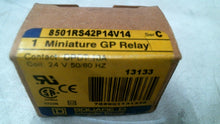 Load image into Gallery viewer, SCHNEIDER ELECTRIC SQUARE D 8501RS42P14V14 MINIATURE GP RELAY 10A 24V -FREE SHIP