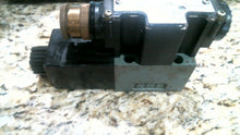 Load image into Gallery viewer, SUMITOMO SD4GS-ACB-02B-D24-21-Z DIRECTIONAL VALUE -FREE SHIPPING