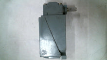 Load image into Gallery viewer, ALLEN BRADLEY 802T-A1P OILTIGHT LIMIT SWITCH SER.H -FREE SHIPPING