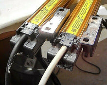 Load image into Gallery viewer, OMRON STI F3SJ-A0720P30-L/D SAFETY LIGHT CURTAIN SET EMITTER/RECEIVER *FREESHIP*