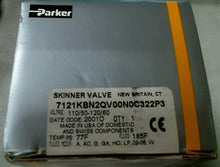 Load image into Gallery viewer, PARKER 7121KBN2QV00N0C322P3 SKINNER VALVE 120V 60HZ 120PSI -FREE SHIPPING