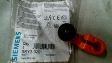 Load image into Gallery viewer, SIEMENS 3SY3-022 ROLLER CRANK LEVER OPERATOR -FREE SHIPPING