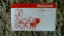 Load image into Gallery viewer, HONEYWELL SKINNER VALUE V5L65460 SOLENOID VALUE -FREE SHIPPING