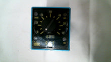 Load image into Gallery viewer, IDEC RTE-B11 ELECTRONIC TIMER 0-60 SEC 120VAC 10A - FREE SHIPPING