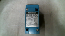 Load image into Gallery viewer, MICRO SWITCH HONEYWELL MPV11 AMPLIFIER BASE RELAY 9032 6A 120VAC -FREE SHIPPING