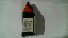Load image into Gallery viewer, SIEMENS 3SE3120-1D LIMIT SWITCH 600VAC 10A -FREE SHIPPING