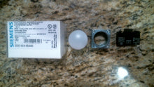 Load image into Gallery viewer, SIEMENS 3SB3 604-6BA60 WHITE LENS LIGHT W/CONCENTRIC RING LAMPHOLDER -FREE SHIP