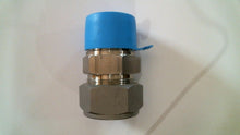 Load image into Gallery viewer, SSP ISSD16MC16 1" TUBE FITTING X 1" MNPT -FREE SHIPPING