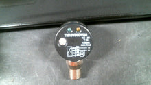 Load image into Gallery viewer, BANNER TM18VP6LPQ8 EZ BEAM TM18 POLARIZED RETROREFLECTIVE 42005 10-30V -FREESHIP