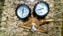 Load image into Gallery viewer, UNIWELD RHP400 NITROGEN REGULATOR W/ 0-400 PSI DELIVERY PRESSURE -FREE SHIPPING