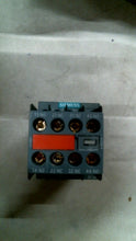 Load image into Gallery viewer, SIEMENS 3RT2016-1BB44-3MA0 CONTACTOR 9A 24VDC 3P -FREE SHIPPING
