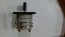 Load image into Gallery viewer, SCHALLCO 5930-01-531-2976 ROTARY SWITCH 4POS L/R 88-22829 -FREE SHIPPING
