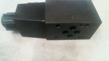 Load image into Gallery viewer, PARKER HYDRAULIC VALVE D1VW20BNQDW 5000PSI  60HZ .57A -FREE SHIPPING
