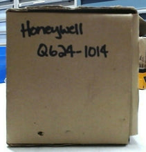 Load image into Gallery viewer, HONEYWELL Q624A-1014 FLAME SAFETY ACCESSORY IGNITION CONTRL SPARK GENERATOR *FS*
