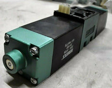 Load image into Gallery viewer, ASCO NUMATICS 152SS400M000061 / 225-372B SOLENOID VALVE / COIL *FREE SHIPPING*
