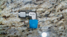 Load image into Gallery viewer, Swagelok SS-400-2-4, 1/4" Tube x 1/4" MNPT Elbow - FREE SHIPPING
