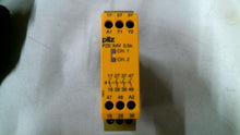 Load image into Gallery viewer, PILZ PZE X4V SAFETY E-STOP RELAY 774580 24 VDC 2W 240VAC 5A -FREE SHIPPING
