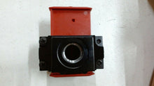 Load image into Gallery viewer, PARKER PS756P PNEUMATIC LOCKOUT VALVE PORT SIZE 3/8&quot; NPT 250PSI -FREE SHIPPING
