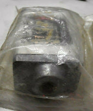 Load image into Gallery viewer, PARKER MILLER FLUID POWER 5122 PNEU SOLENOID VALVE 25-150PSI 120V 60HZ *FR SHP*
