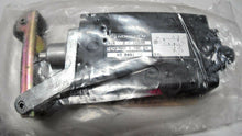 Load image into Gallery viewer, NORGREN X3 0451 2 INLINE VALVE 5/2 MAN/MECH (ACTUATION: ROLLER/SPRING) 1/8NPT FS
