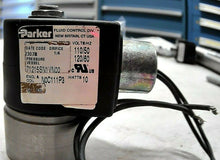 Load image into Gallery viewer, PARKER SKINNER 71215SN1VN00 2-WAY SOLENOID VALVE 1/8IN N.C. SST 120V *FRSHIPPING
