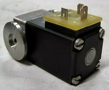 Load image into Gallery viewer, BURKERT 0211 A 2.0 FKM SOLENOID VALVE 00019959 *FREE SHIPPING*
