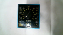 Load image into Gallery viewer, IDEC RTE-B11 ELECTRONIC TIMER 0-60 SEC 120VAC 10A - FREE SHIPPING
