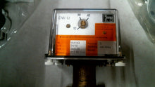 Load image into Gallery viewer, KOBOLD DWU-15R253LT0 STAINLESS STEEL PADDLE FLOW SWITCH  012-60 I/MIN -FREE SHIP
