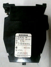 Load image into Gallery viewer, SIEMENS 3TH82 62-0AK1 CONTACTOR  660V 2A -FREE SHIPPING
