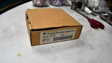 Load image into Gallery viewer, SIEMENS TEXAS INSTRUMENTS PLC 305-01Z COUNTER MODULE 5-24VDC CLASS2 *FREE SHIP*
