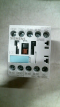 Load image into Gallery viewer, SIEMENS 3RH1140-1BB40 CONTACTOR RELAY 10A 690VAC 4P 24VDC 3RH2140-1BB40 REPLACES
