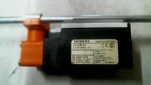 Load image into Gallery viewer, SIEMENS 3SE2 200-0V POSITION SWITCH ROD ACTUATOR 30MM SLOW ACTION -FREE SHIPPING
