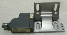 Load image into Gallery viewer, BANNER SI-HG63FQDR HINGE SAFETY INTERLOCK SWITCH 2 N.C. 1 N.O. CONTACTS *FRSHIP*
