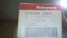 Load image into Gallery viewer, HONEYW ELLC7035A-1064 FSG UV FLAME DETECTOR 1-11 BSP PIPE MTG 6FT LEAD- FREESHIP
