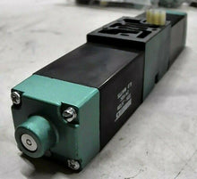 Load image into Gallery viewer, ASCO NUMATICS 152SS400M000061 / 225-372B SOLENOID VALVE / COIL *FREE SHIPPING*
