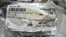 Load image into Gallery viewer, HONEYWELL MICROSWITCH MS27724-1 104TL1-12 (MS27724) SEALED OI/TOGGLE SWITCH *FS*
