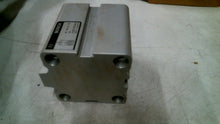 Load image into Gallery viewer, BOSCH REXROTH 0822010665 PNEUMATIC CYLINDER W/082 1200193 671 -FREE SHIPPING
