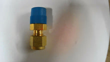 Load image into Gallery viewer, SWAGELOK B-400-1-4 BRASS MALE CONNECTOR 1/4&quot; TUBE X 1/4&quot; MALE NPT -FREE SHIPPING

