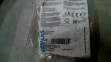 Load image into Gallery viewer, SIEMENS 3SY3-022-Z ROLLER CRANK LEVER OPERATOR -FREE SHIPPING
