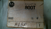 Load image into Gallery viewer, ALLEN BRADLEY 800T-H2BP SELECTOR SWITCH SER.T -FREE SHIPPING
