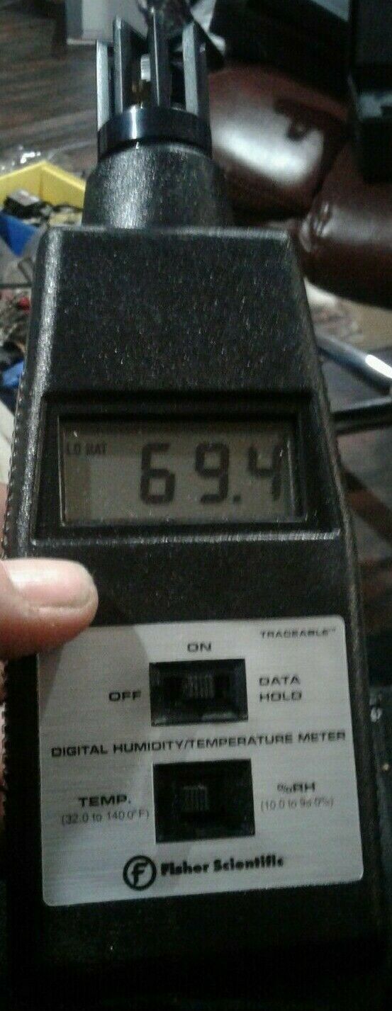 FISHER SCIENTIFIC 11-661-8 TRACEABLE DIGITAL HUMIDITY/TEMPERATURE METER-FREESHIP