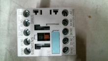 Load image into Gallery viewer, SIEMENS 3RH1131-1AK60 CONTROL RELAY SIZE S00 120VAC 4P -FREE SHIPPING
